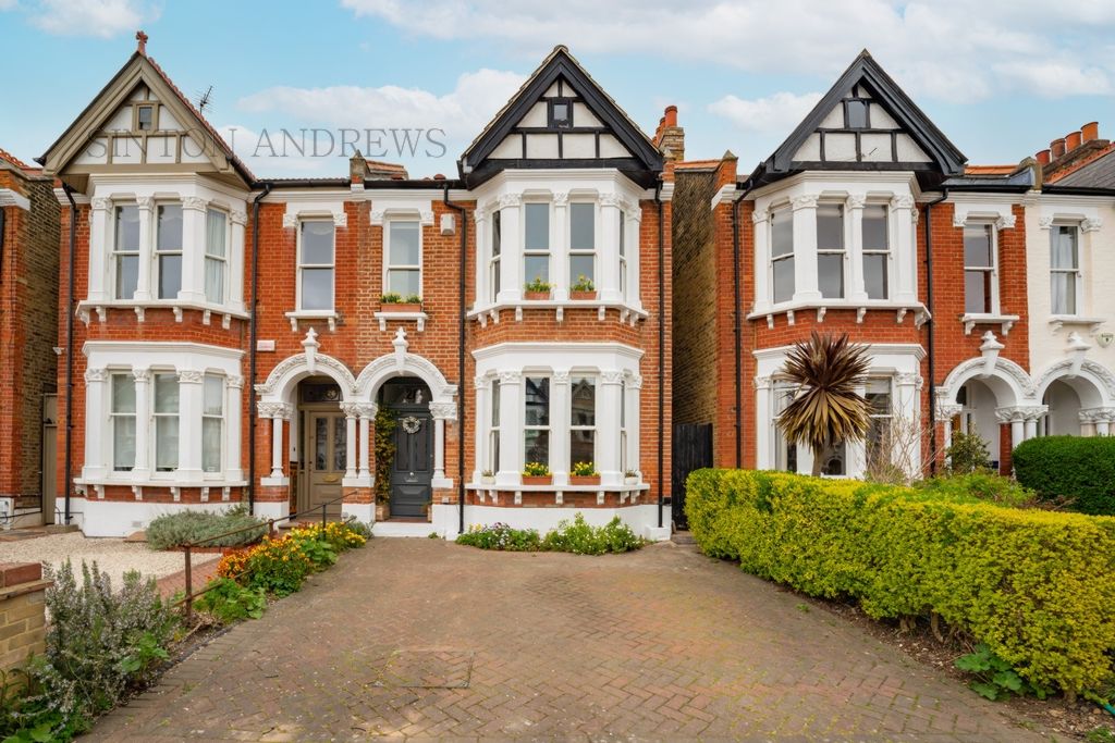 Bradley Gardens, Ealing W13  