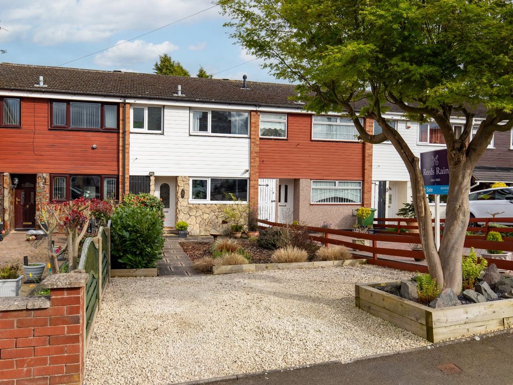 3 bed terraced house for sale in Kings Gardens, Bedworth, Warwickshire