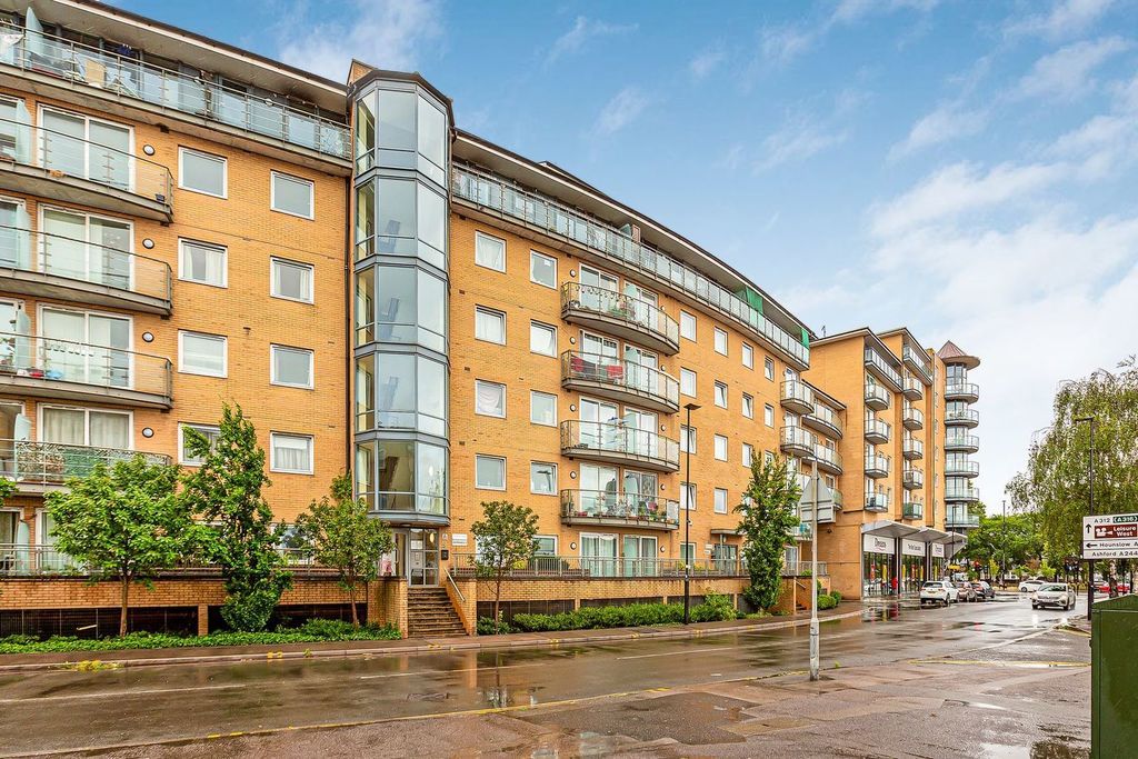 2 bed flat for sale in Berberis House, Highfield Road, Feltham TW13, £