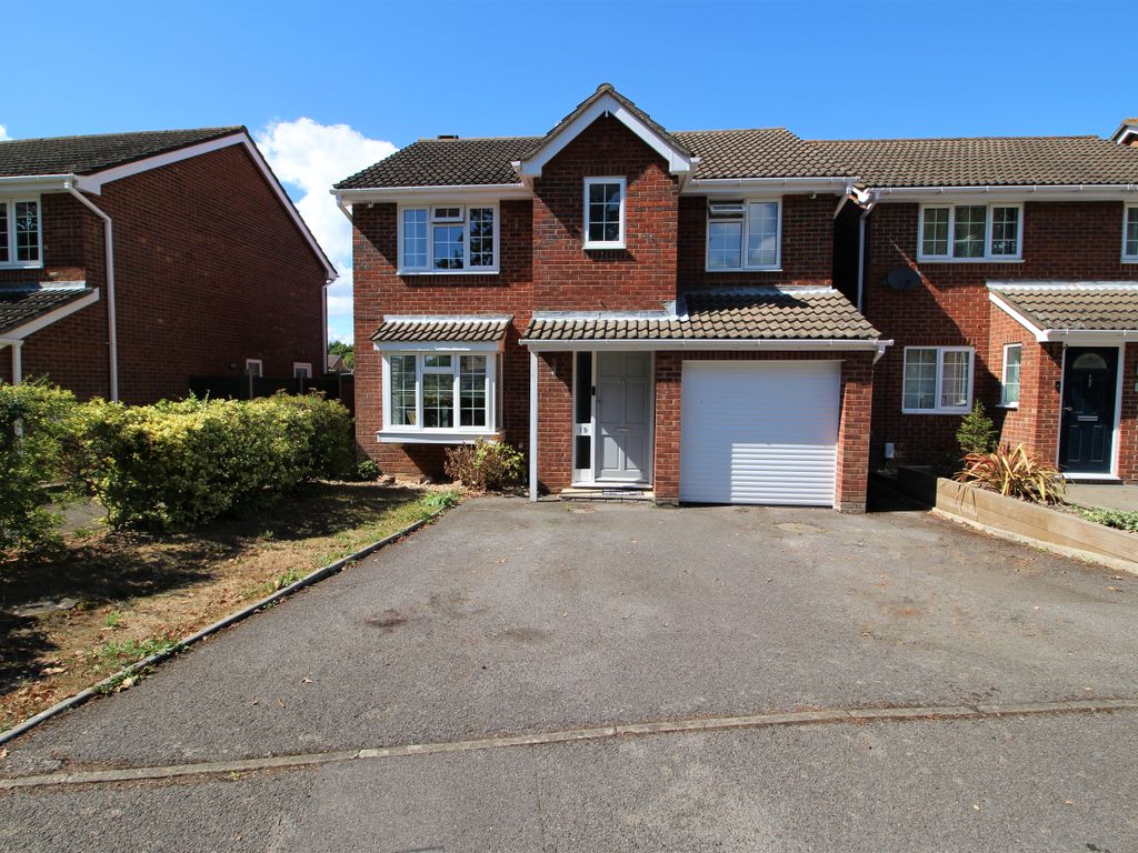 4 bed detached house for sale in Buttercup Way, Locks Heath