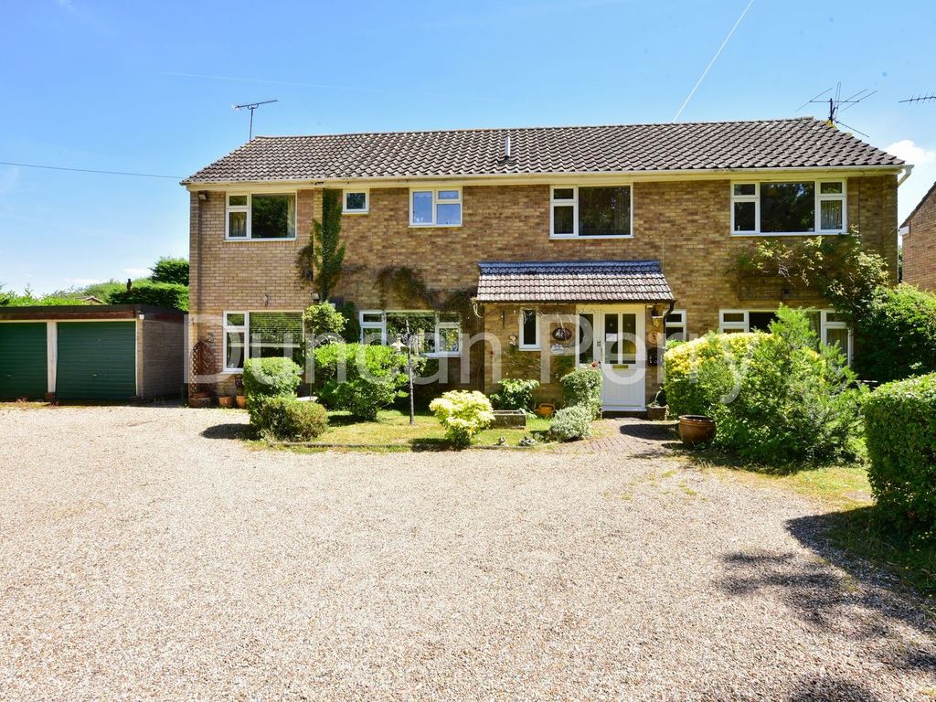 4 bed detached house for sale in Woodside Lane, Bell Bar, Brookmans