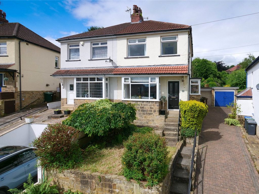 3 bed semidetached house for sale in Strathallan Drive, Baildon
