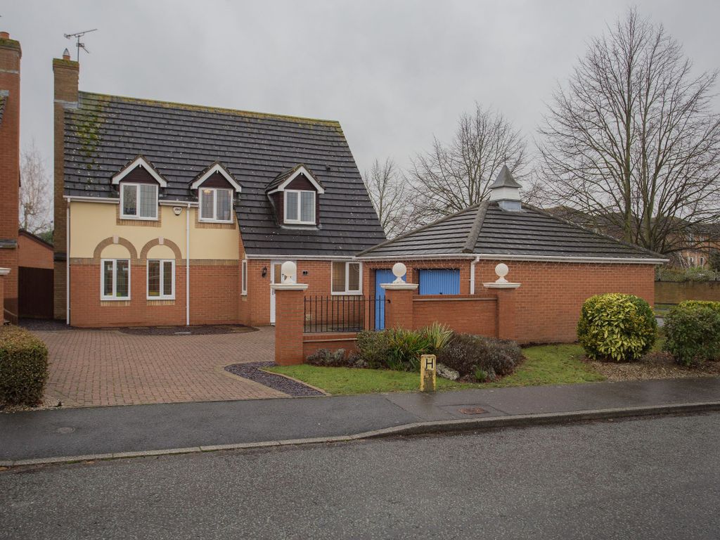 4 bed detached house for sale in Thompsons Ground, Hampton Hargate