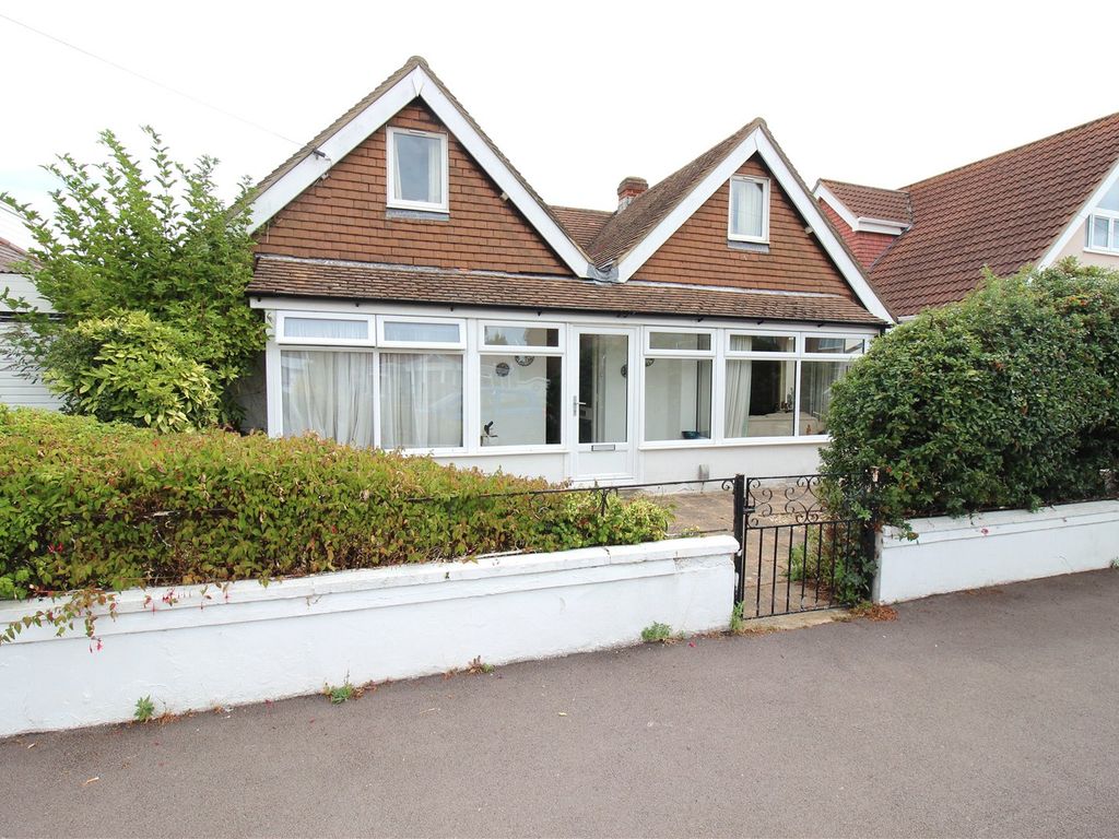 3 bed bungalow for sale in Russell Road, LeeOnTheSolent, Hampshire