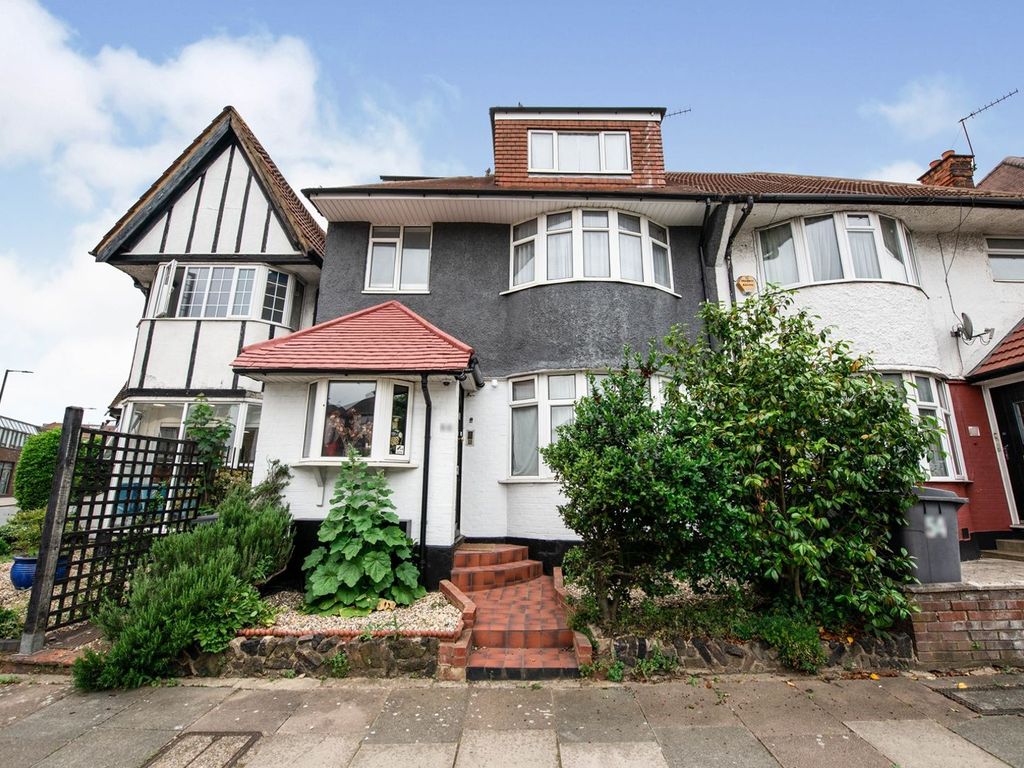 Clifton Gardens, Temple Fortune NW11  