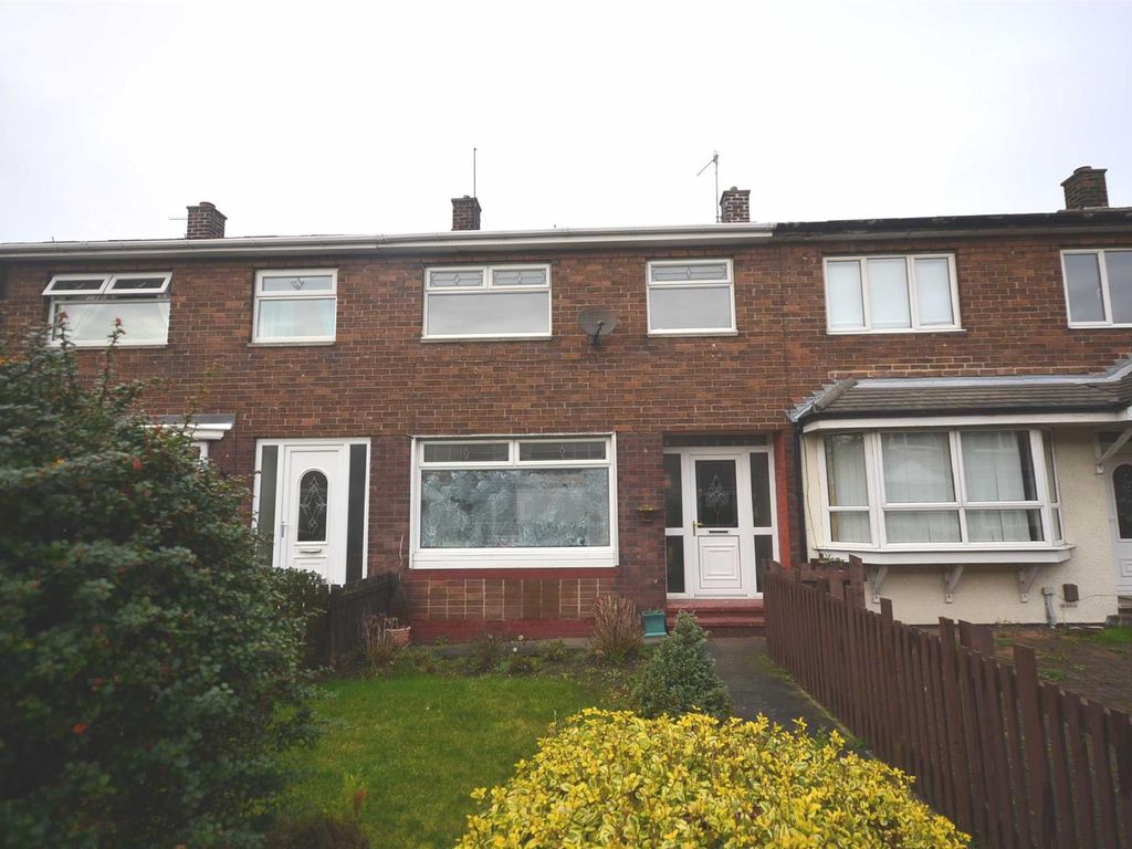 3 bed semidetached house to rent in Bristol Avenue, Town End Farm