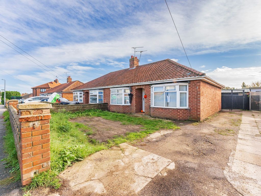3 bed semidetached bungalow for sale in Samson Road, Norwich NR6, £