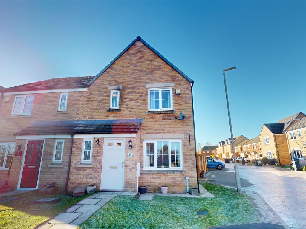 3 bed semidetached house for sale in Harley Head Avenue, Lightcliffe