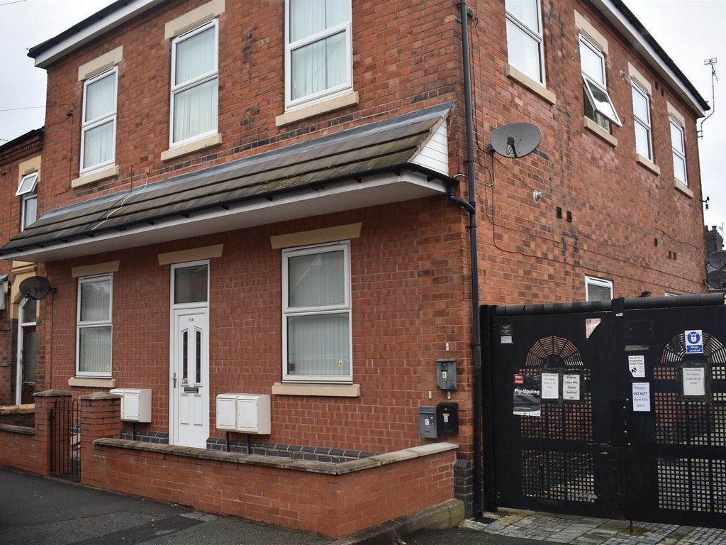 2 bed flat to rent in Derrington Avenue, Crewe CW2, £550 pcm Zoopla