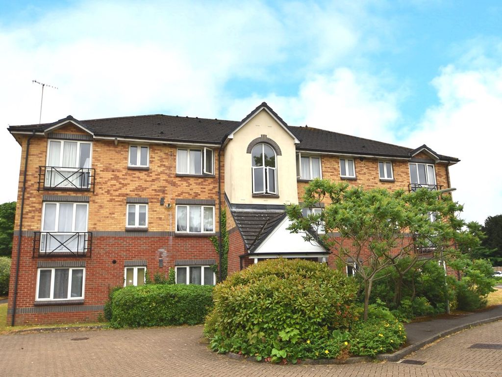 2 bed flat for sale in Parry Drive, Weybridge KT13, £245,000 Zoopla
