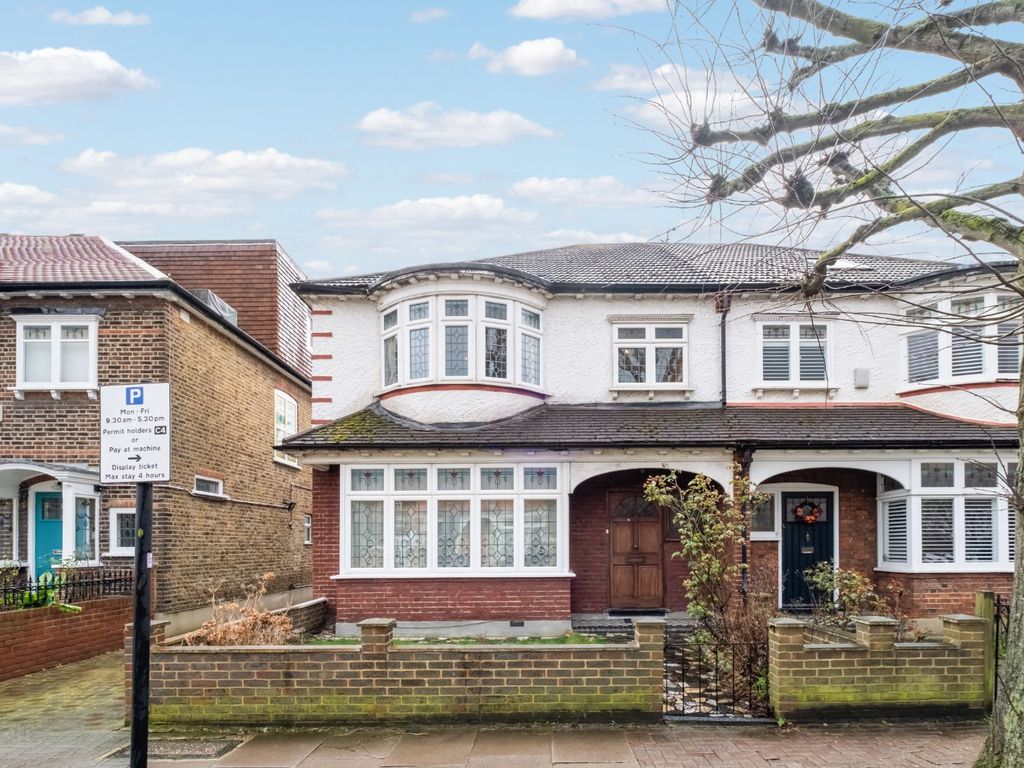 4 bed semidetached house for sale in Thurleigh Road, London SW12, £