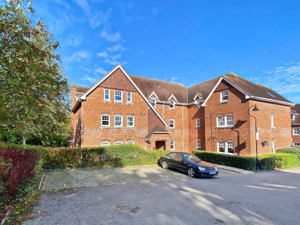 2 bed flat to rent in Campbell Fields, Aldershot GU11 Zoopla