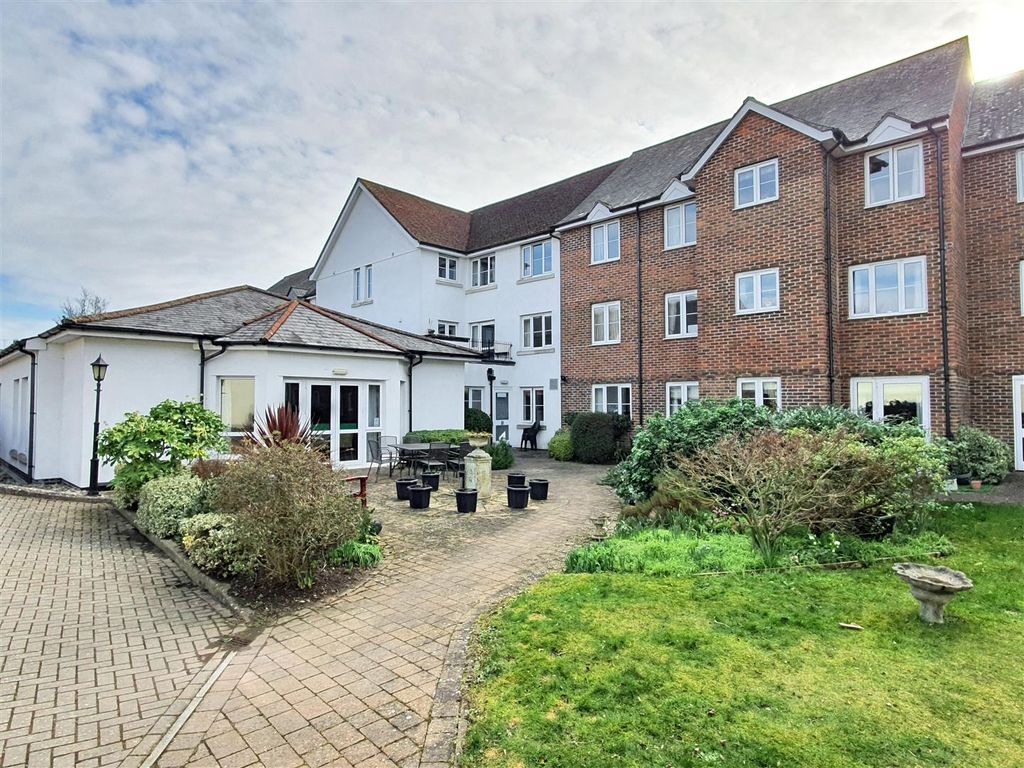 Saxon Court, Wessex Way, Bicester, Oxfordshire OX26  