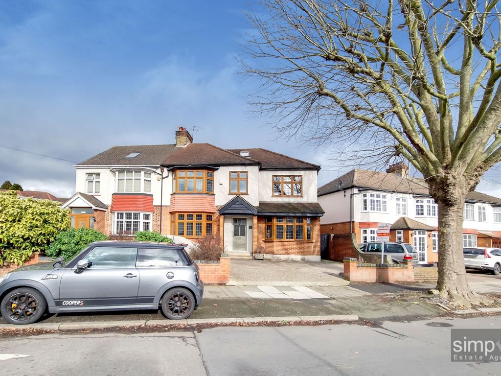 5 bed semidetached house for sale in Minterne Avenue, Southall UB2