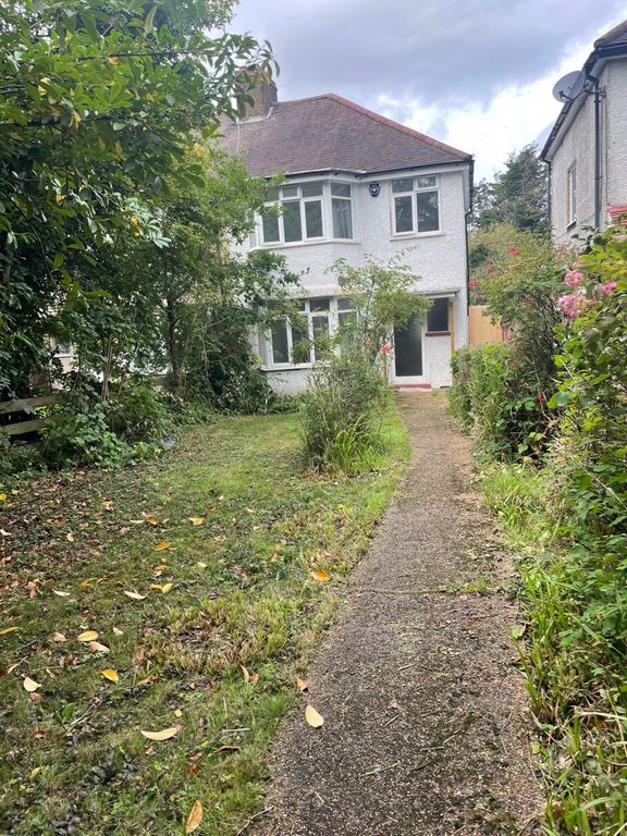 3 bed semidetached house to rent in Watford Way, London NW4, £2,350