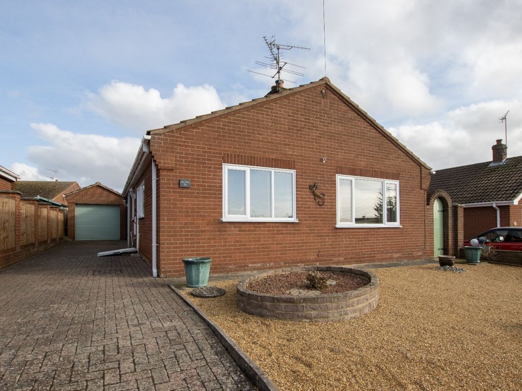 2 bed detached bungalow for sale in Mountbatten Road, Dersingham, King