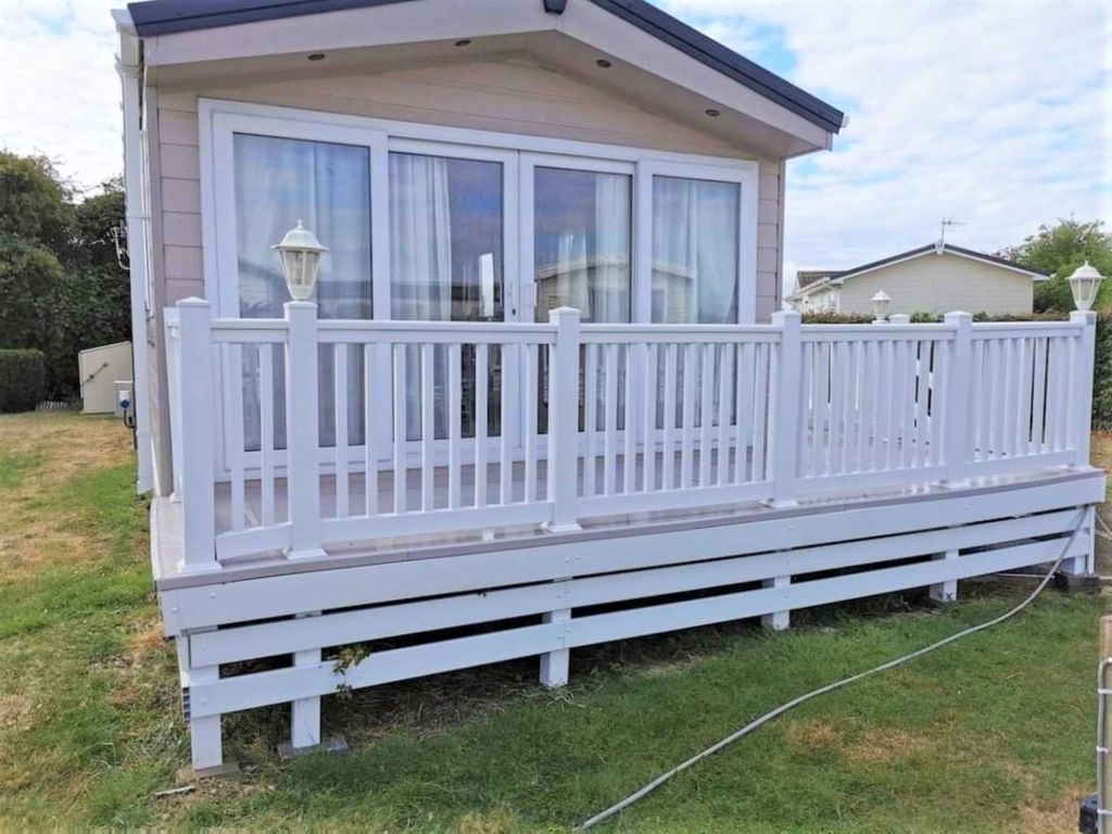 2 bed mobile/park home for sale in Manor Road, Hayling Island PO11 Zoopla
