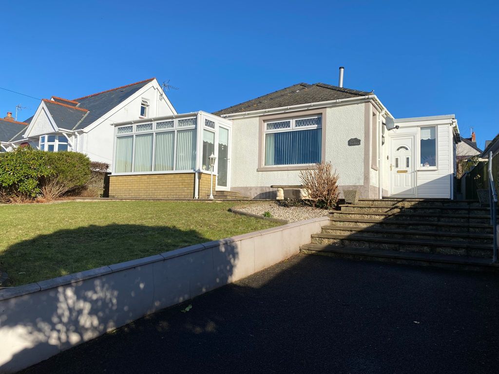 2 bed bungalow for sale in Hayston Avenue, Hakin, Milford Haven SA73, £