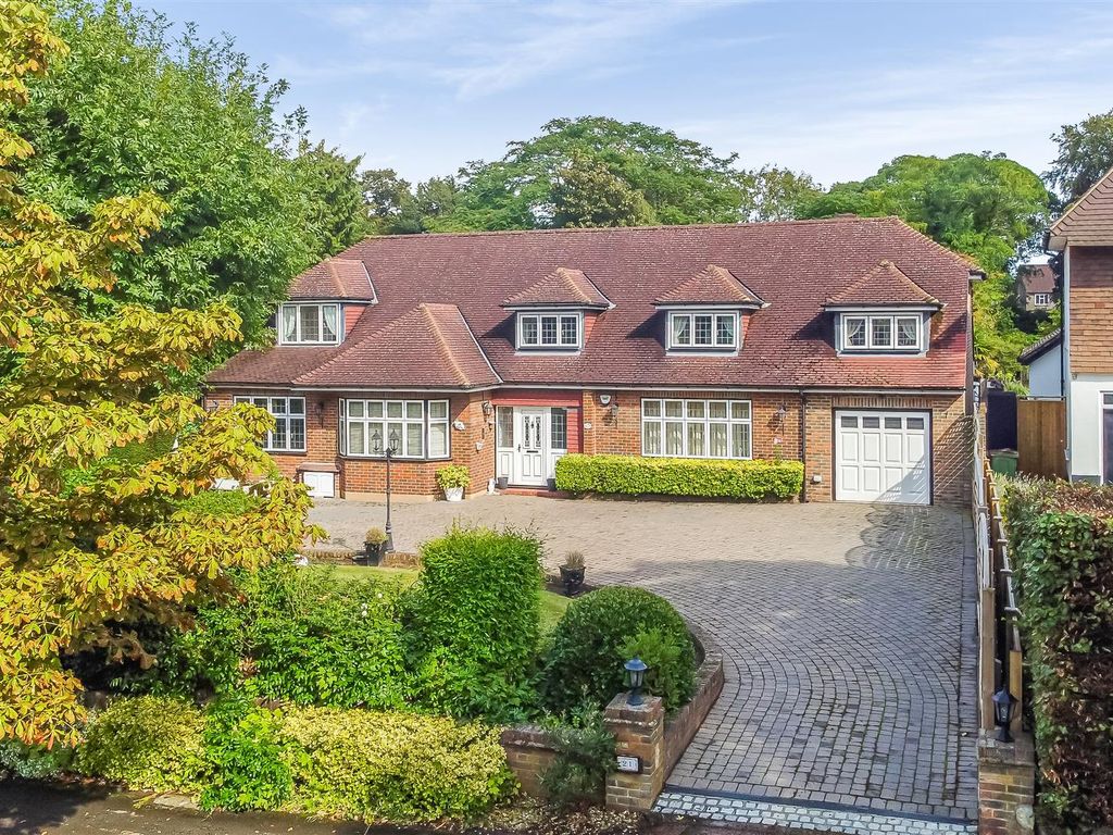4 bed detached house for sale in The Highway, Sutton SM2, £1,600,000