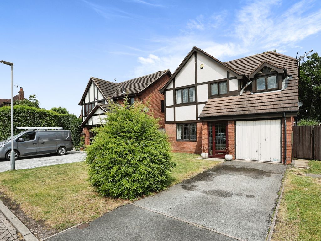 4 bed detached house for sale in Derwent Close, Gamston, Nottingham