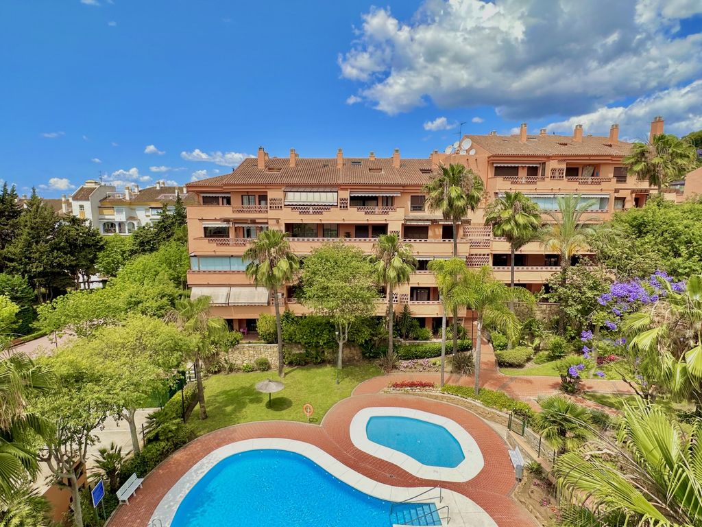 3 bed penthouse for sale in Costa Nagüeles III, Marbella Golden Mile