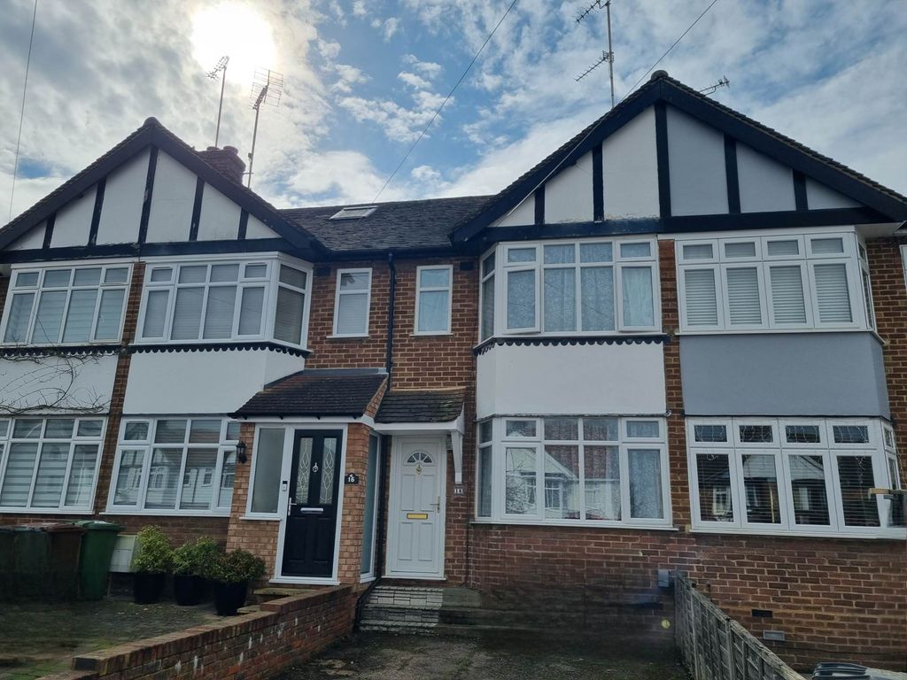 3 bed terraced house for sale in Borough Way, Potters Bar EN6, £449,950