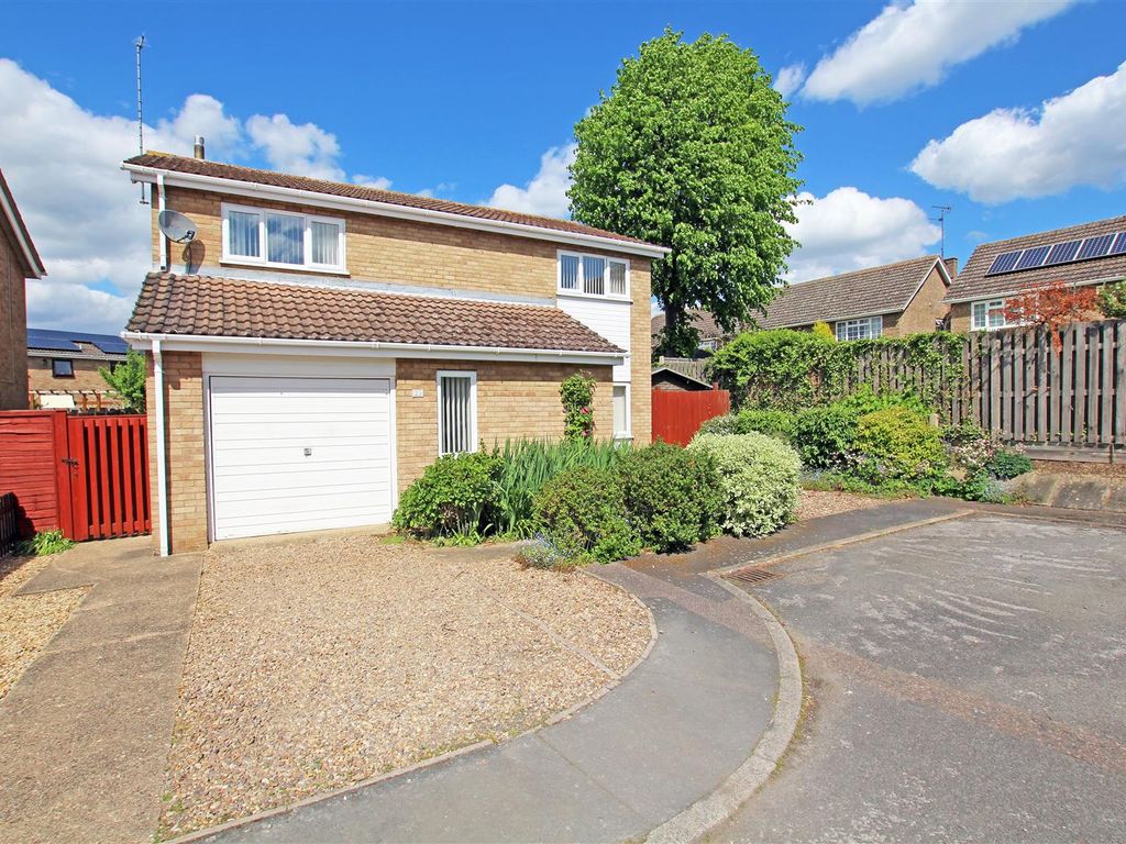 4 bed detached house for sale in Laurel Drive, Thorney, Peterborough