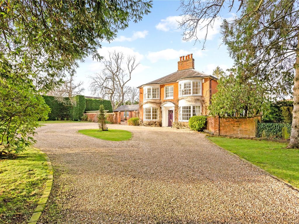 6 bed detached house for sale in Newnham Road, Hook, Hampshire RG27 Zoopla