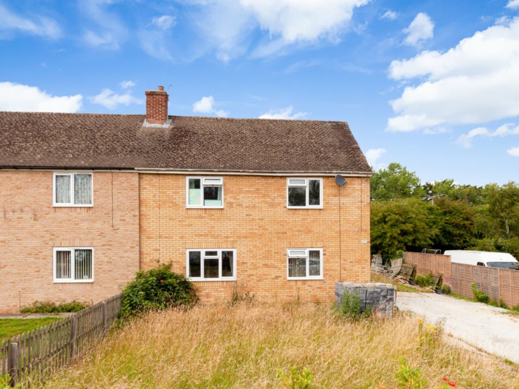 5 bed semidetached house for sale in Jerome Way, ShiptonOnCherwell