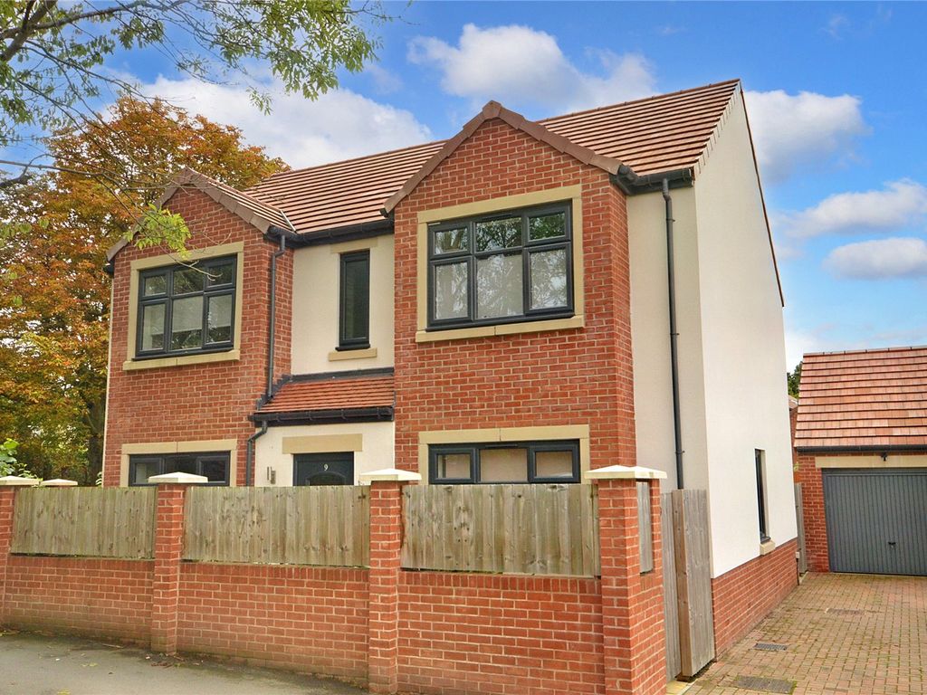 5 bed detached house for sale in West Close, West Park, Leeds, West