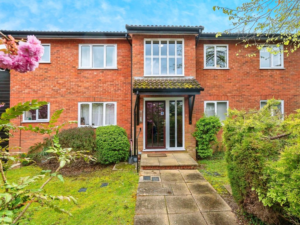2 bed flat for sale in Battlefield Road, St.Albans AL1, £385,000 Zoopla