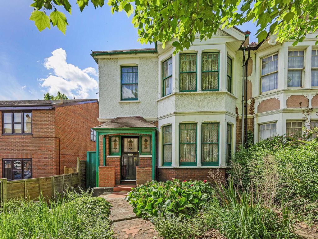 Lynton Terrace, Lynton Road, London W3  