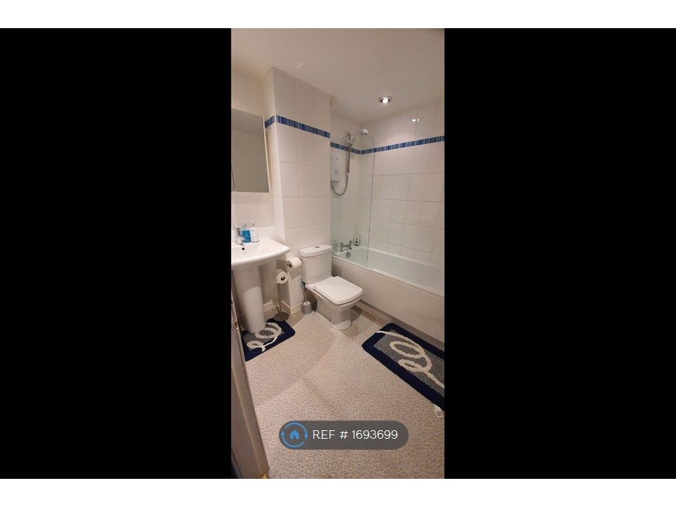 3 bed flat to rent in Chalmers Court, Girvan KA26 Zoopla