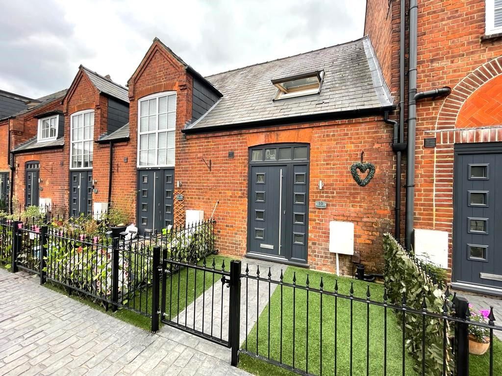 1 bed terraced house for sale in Alexandra Road, Farnborough GU14, £