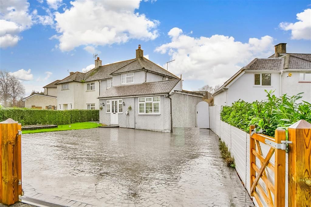 4 bed semidetached house for sale in Nottingham Avenue, Maidstone