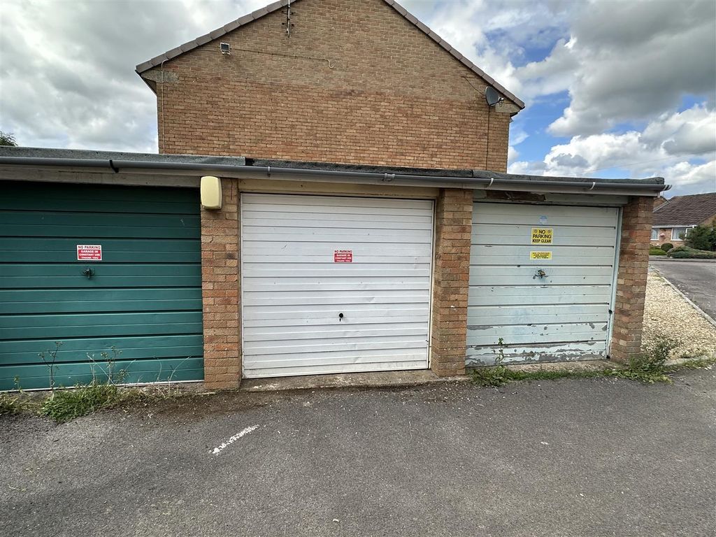 Parking/garage for sale in Perth, Stonehouse GL10 Zoopla