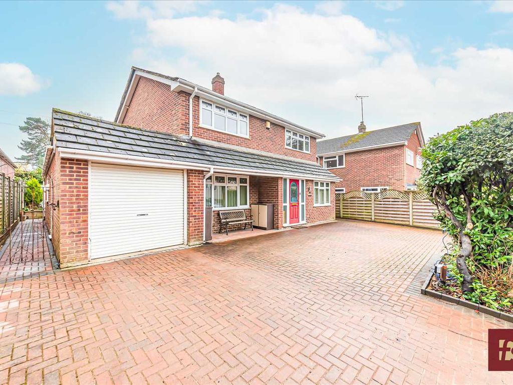 4 bed detached house for sale in St. Johns Street, Crowthorne RG45 Zoopla