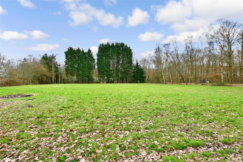 4 bed detached bungalow for sale in Swain Road, Tenterden, Kent TN30