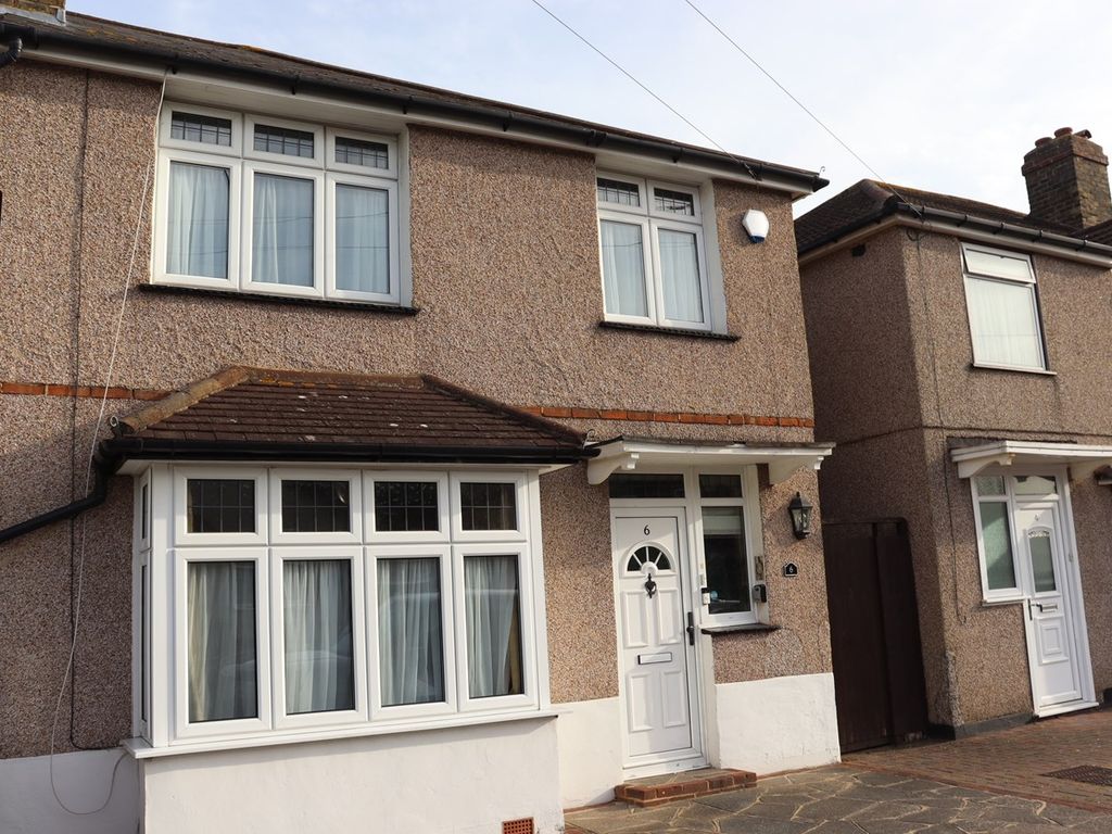 4 bed semidetached house to rent in Corbylands Road, Sidcup DA15, £