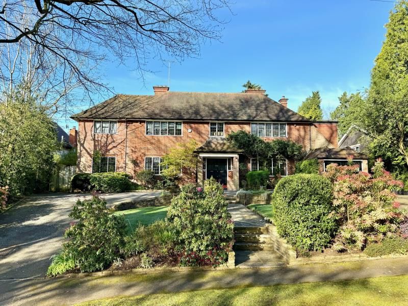 5 bed detached house to rent in Wolsey Road, Moor Park Estate