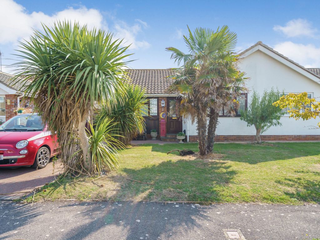 2 bed semidetached bungalow for sale in East Bank, Selsey, Chichester
