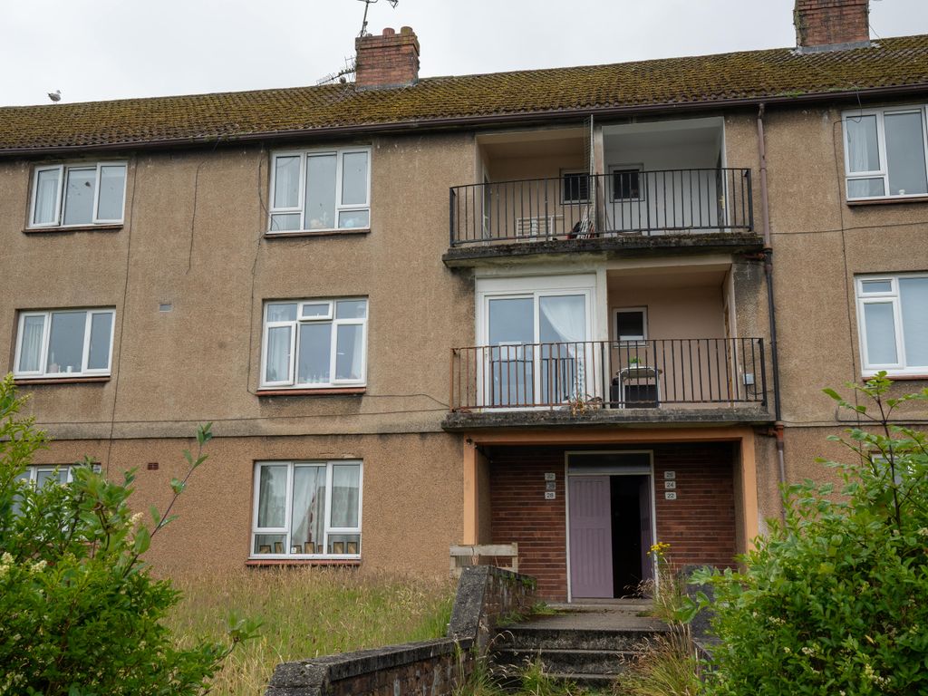2 bed flat for sale in Larchfield Road, Dumfries DG1, £70,000 Zoopla