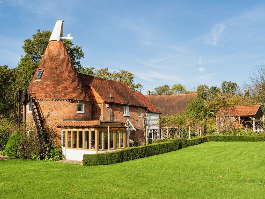 4 bed detached house for sale in Merriments Lane, Hurst Green