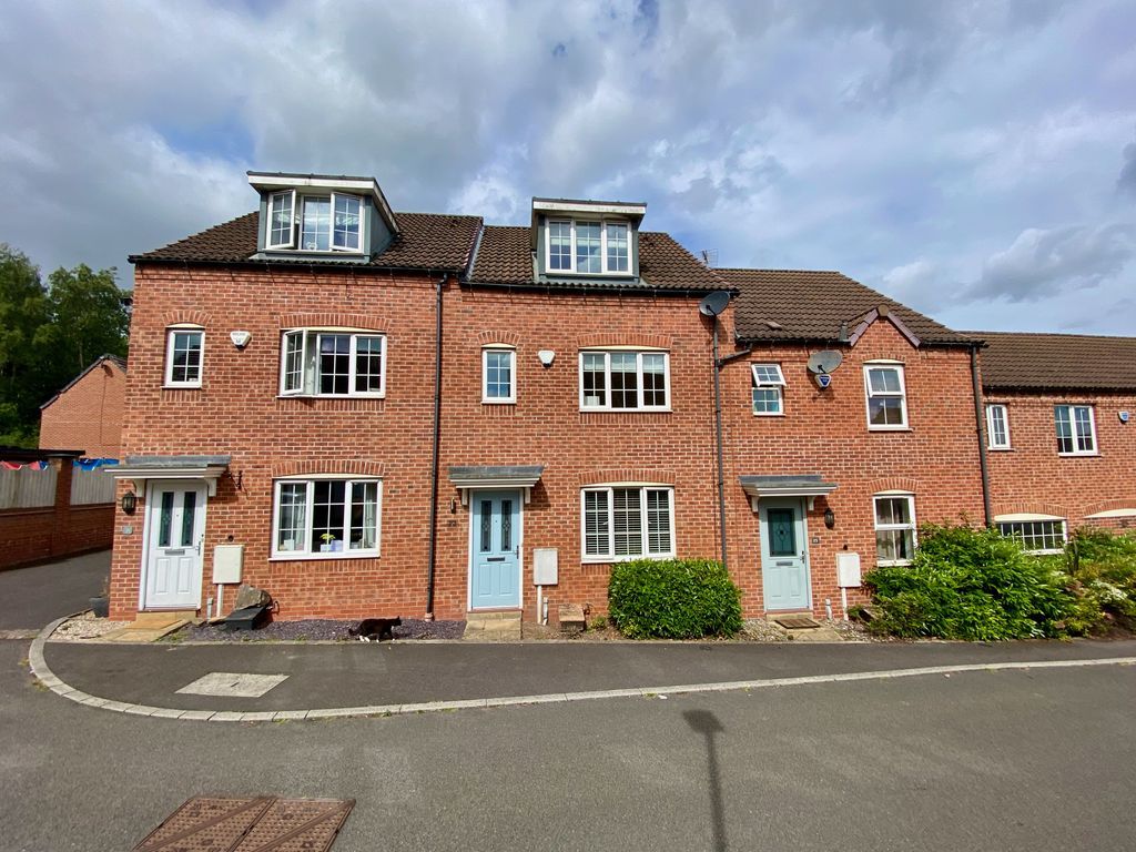 3 bed town house for sale in Medway Drive, Bingham, Nottingham NG13