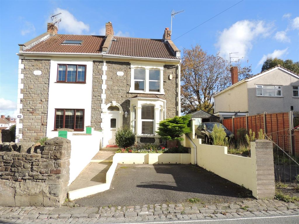 3 bed semidetached house to rent in Charlton Road, Kingswood, Bristol