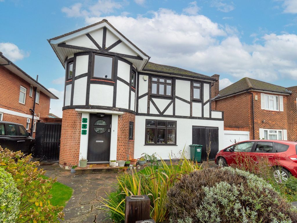 5 bed detached house for sale in Edgwarebury Lane, Edgware HA8, £