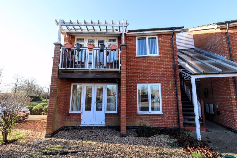 2 bed for sale in Wingate Circle, Walton Park, Milton Keynes