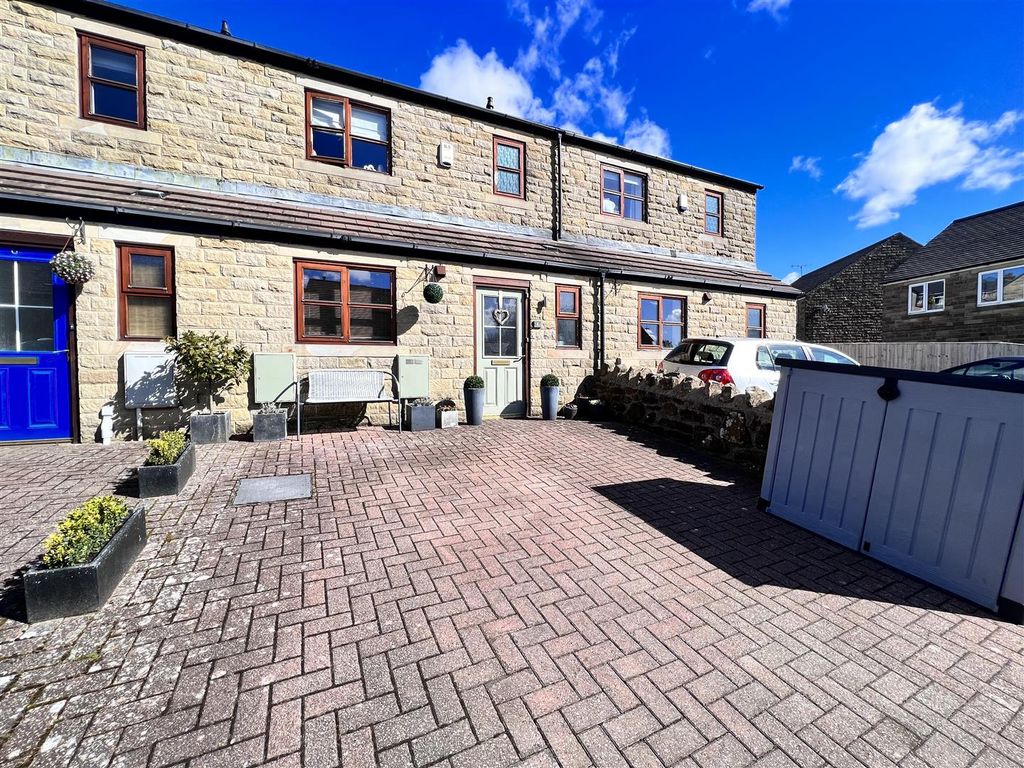 3 bed property for sale in Stone House Fold, Oakworth, Keighley BD22