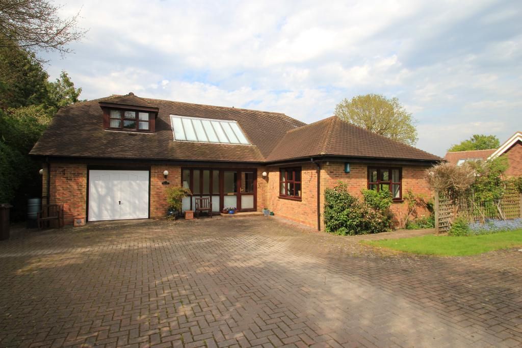 4 bed detached house for sale in High Street, Staplehurst, Kent TN12