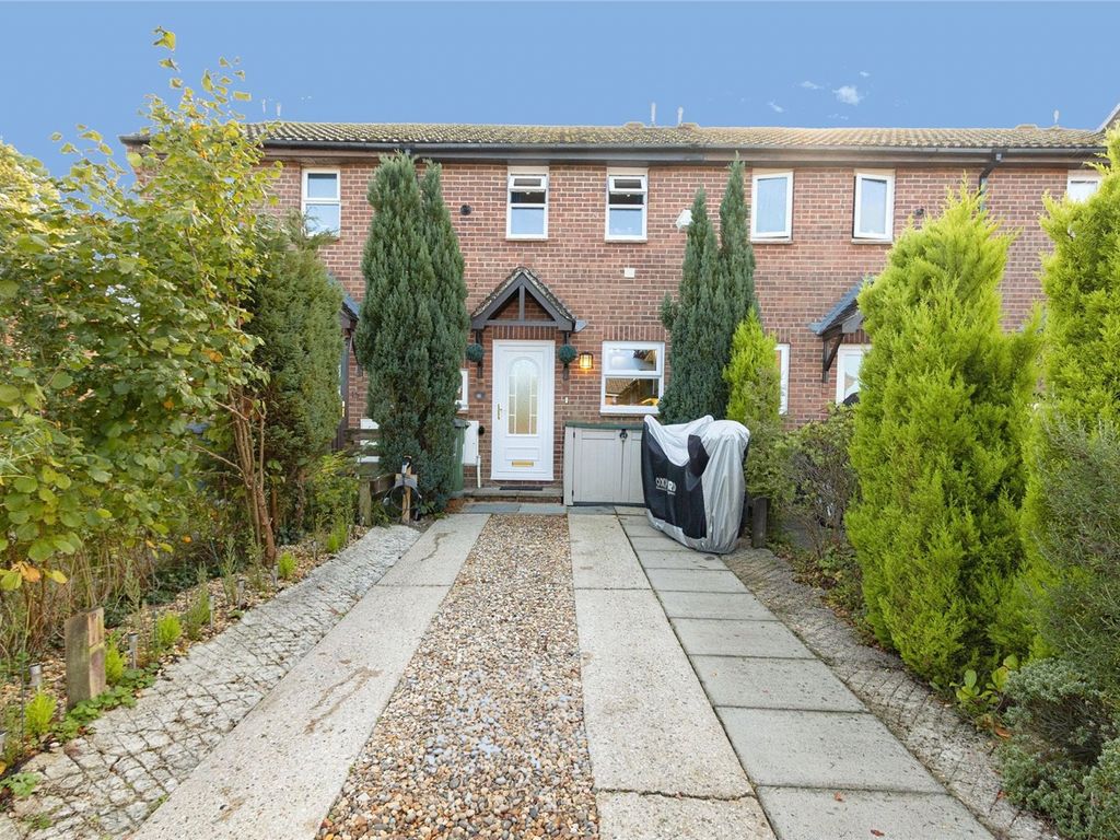 2 bed terraced house for sale in Mortimer Gardens, Tadley RG26 Zoopla